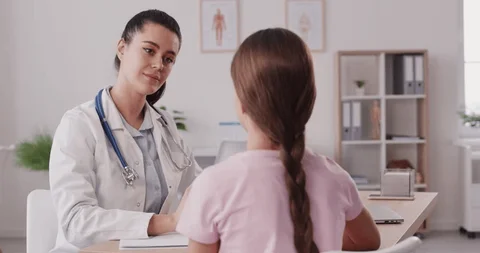 هل التخويف مفيد لمريض اعوجاج العمود الفقري؟ الإجابة العلمية بدون قلق