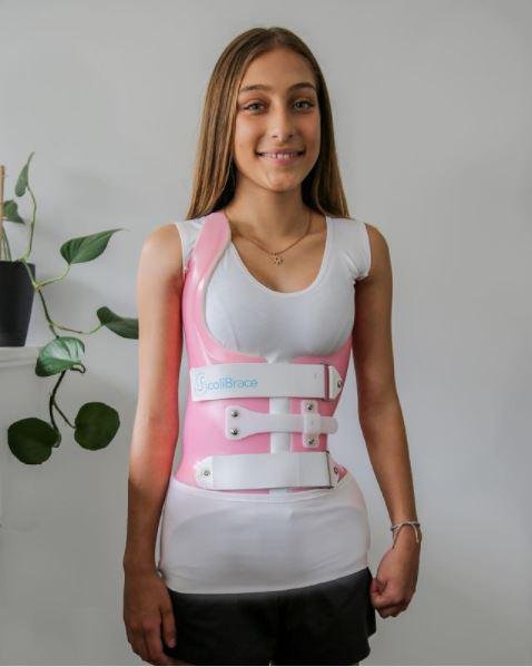 في أي مرحلة يكون الانزعاج من حزام اعوجاج العمود الفقري أشد؟