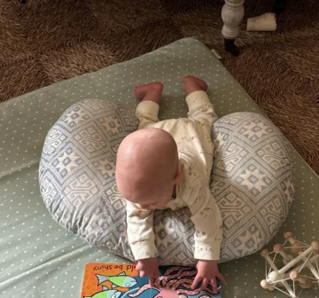 كيف تعرف أن شكل رأس طفلك مقلق؟ دليلك للملاحظه والتصرف الصحيح