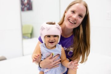 رحلة العلاج بخوذة الرأس المسطح: تجارب الأهل ونصائح لضمان نجاح العلاج لطفلك