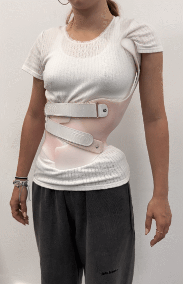 متى يتوقف حزام اعوجاج العمود الفقري عن العمل ويصبح غير ضروري؟