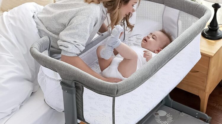 هل يسبب سرير الأطفال تسطح الرأس؟ الأسباب، الوقاية، والعلاج المبكر للرضع