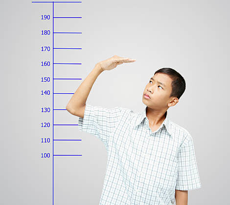 زيادة الطول بعد علاج اعوجاج العمود الفقري | كم سنتيمتر يمكن أن يستعيد طفلك؟