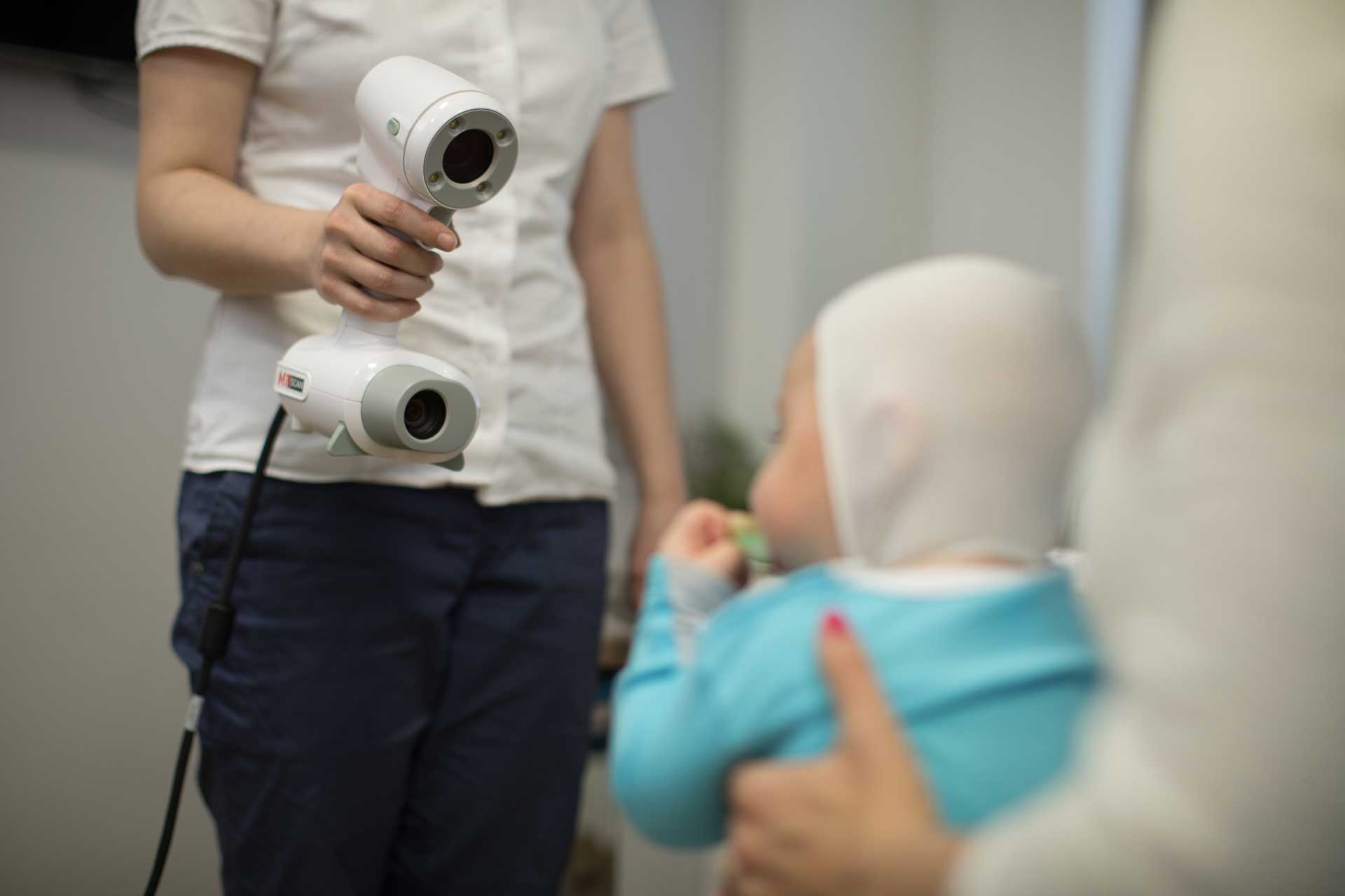 حزام اعوجاج العمود الفقري بعد اكتمال النمو: لماذا لا يفيد وما البدائل؟