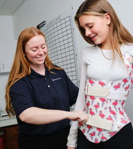 مشاكل حزام اعوجاج العمود الفقري وكيفية حلها